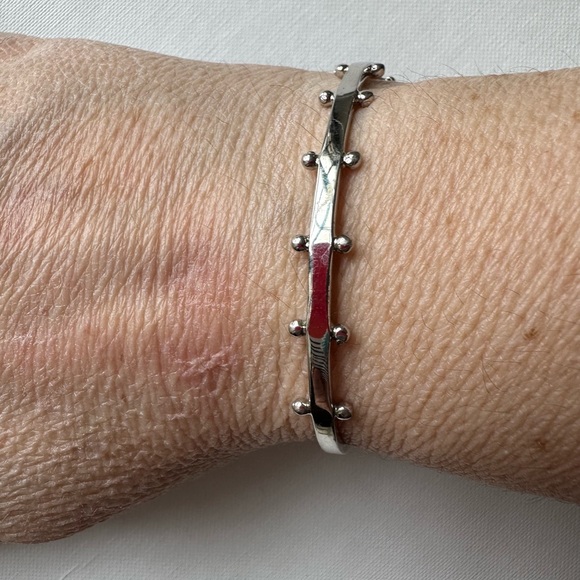 Modern silver cuff bangle. - Picture 6 of 7